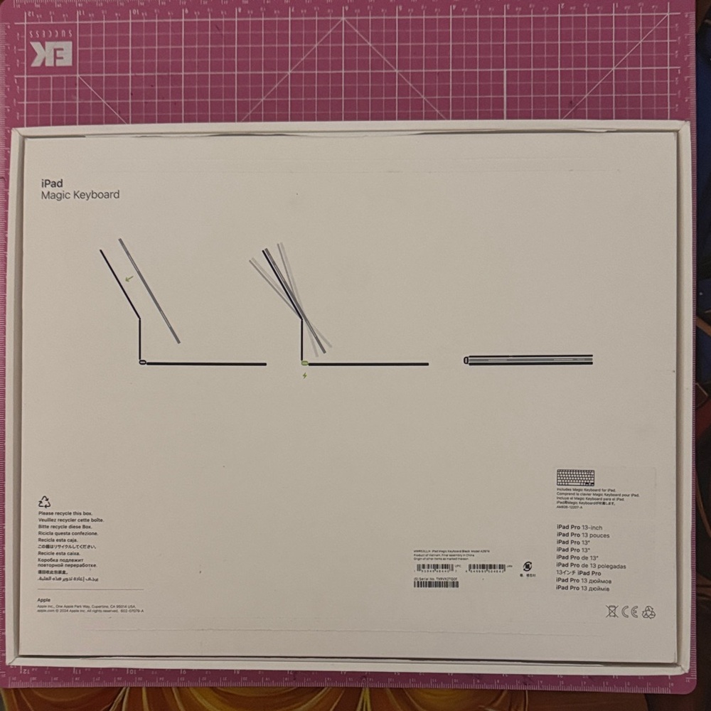 Apple iPad Magic Keyboard in Black